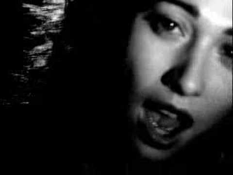 Regina Spektor — Regina Spektor "Ode to Divorce" Music Video