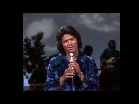 Johnny Rodriguez (4) — Ridin' my thumb to Mexico - Johnny Rodriguez - live 1973