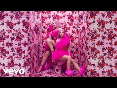 Iggy Azalea — Iggy Azalea, Alice Chater - Lola (Official Video)