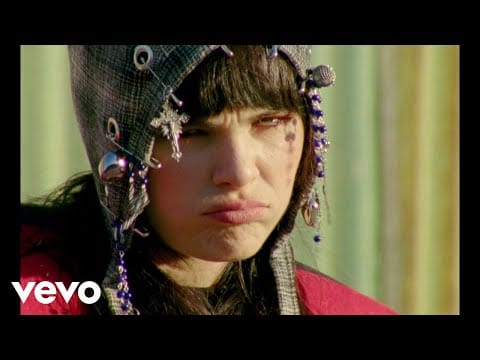 BENEE — Sad Boiii