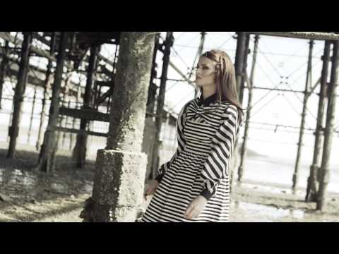 Sophie Ellis-Bextor — Sophie Ellis-Bextor - Young Blood (Official video)