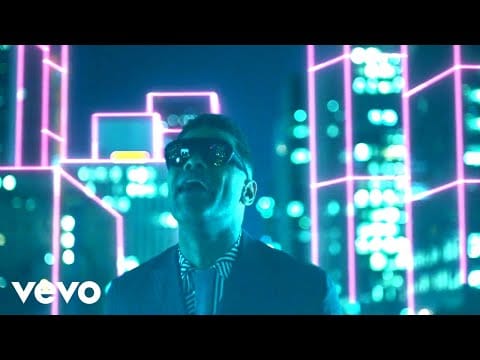 Maxwell — Maxwell - Gods (Video)