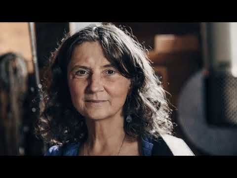 Antonina Krzysztoń — Antonina Krzysztoń - Przy sadzeniu róż - Czas bez skarg