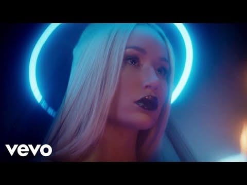 Iggy Azalea — Iggy Azalea - Savior ft. Quavo