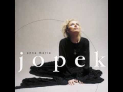 Anna Maria Jopek — Anna Maria Jopek - Jasnosłyszenie - 02. Księżyc jest niemym posłańcem