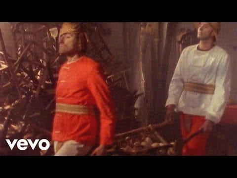 Les Objets — Les Objets - La saison des mouches (Clip officiel)