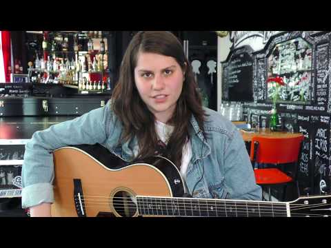 Alex Lahey — Alex Lahey - Every Day's The Weekend (Live)