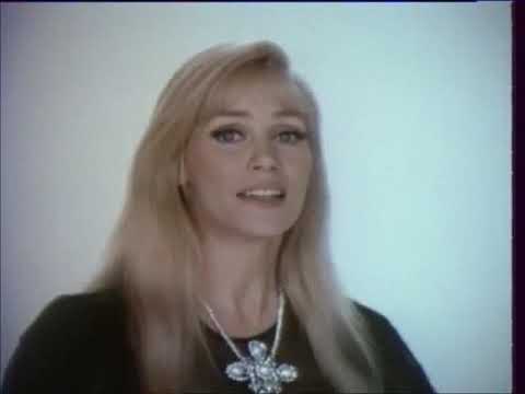 Estella Blain — Estella Blain » 🌊  « La fille du vent (1969)