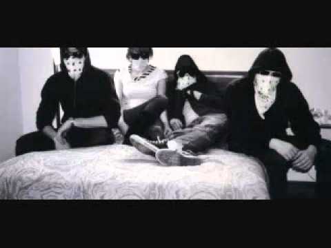 Die Monitr Bats — Die Monitr Batss - Girls of War.wmv
