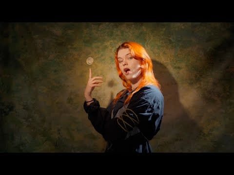 Ellie Dixon — Loose Change (Official Visualiser)