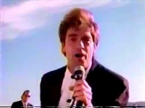 Huey Lewis & The News — HUEY LEWIS & THE NEWS - PERFECT WORLD