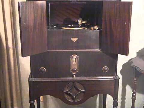 Carl Fenton's Orchestra — CARL FENTON'S ORCHESTRA - WEEP NO MORE MY MAMMY - ROARING 20'S VICTROLA RADIOLA