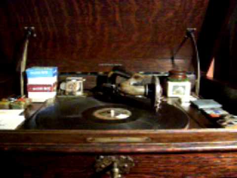 Colonial Club Orchestra — "Rio Rita Medley Pt.2"- COLONIAL CLUB ORCHESTRA