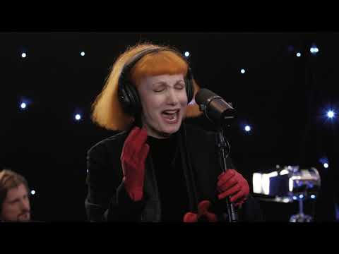 Josipa Lisac — JOSIPA LISAC - DOK RAZMIŠLJAM O NAMA (OFFICIAL 4K VIDEO)