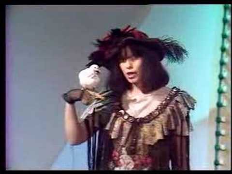 Amélie Morin — Amélie Morin J'm'ennuie toute seule dans mon tableau