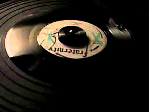 Mouse & The Traps — Mouse and the Traps - Ya Ya - vinyl 45