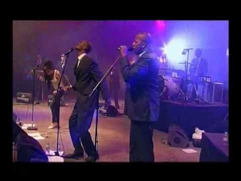 Amy Winehouse — Amy Winehouse - Live Eurockéennes De Belfort 2007 Hey Little Rich Girl (09/14)