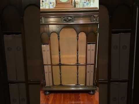 Irving Kaufman — Where The Lazy Daisies Grow by Irving Kaufman, 1924 on the 1925 Victor Credenza Victrola