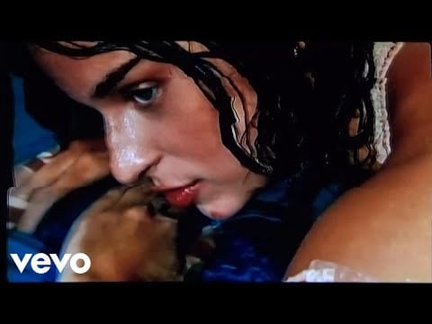 Nathy Peluso — Nathy Peluso - LLAMAME (Lyric Video)