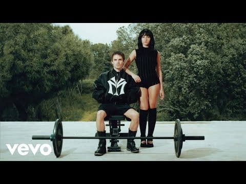 Sen Senra — Sen Senra, Aitana - Hermosa Casualidad (Video Oficial)