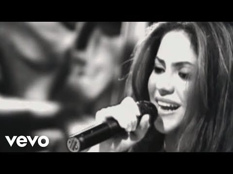 Shakira — Shakira - Moscas En La Casa (Live Video)