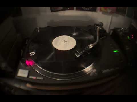 Mary Anne Hobbs — Dubstep on Vinyl || Benga - Music Box