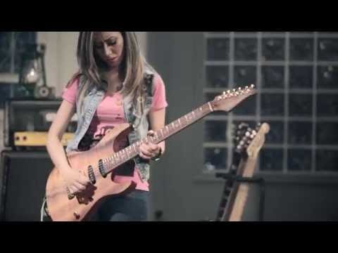 Lari Basilio — REVOLUTION - Lari Basilio feat. Andre Nieri (DVD The Sound Of My Room - live - Lari Basilio)