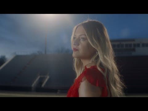 Kelsea Ballerini — Kelsea Ballerini - half of my hometown (feat. Kenny Chesney) [Official Music Video]