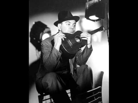 Cliff "Ukulele Ike" Edwards — Cliff Edwards - Me And My Shadow 1927 - Ukulele Ike - Perfect Records