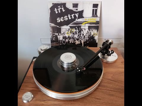 Tři Sestry — Tři sestry - Bába (Na Kovárně to je nářez) played on Acoustic Solid turntable