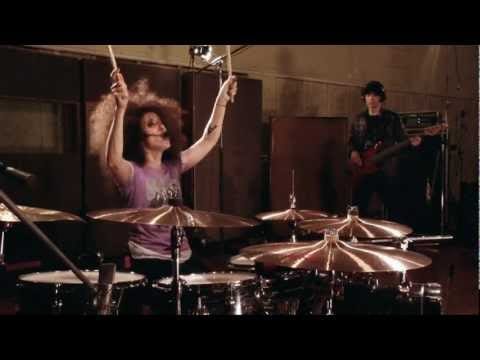 Andrea Álvarez — Andrea Alvarez - Sapo - En Vivo en Estudio ION