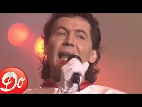 Bernard Minet — Bernard Minet - La chanson des héros (Extrait du spectacle BIOMAN 88)