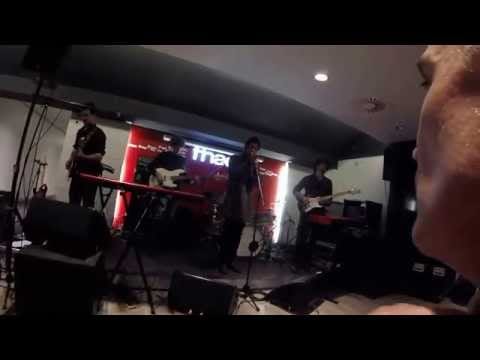 Feu ! Chatterton — Feu chatterton  interprete "Cote Concorde" en live en showcase Fnac Bercy village 6 11 2015