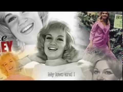 Sue Raney — Sue Raney - Who's Afraid (with lyrics)