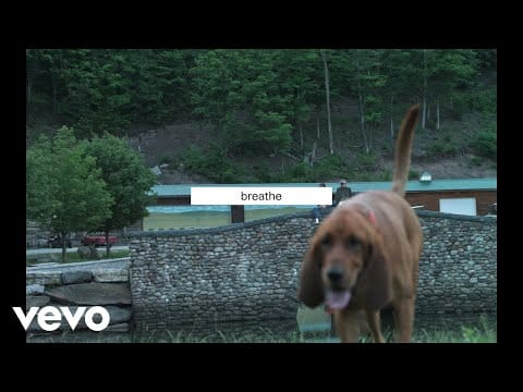 Jeremy Zucker — Jeremy Zucker, Chelsea Cutler - just breathe (Official Lyric Video)
