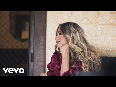Jessie James (2) — Jessie James Decker - Santa Baby
