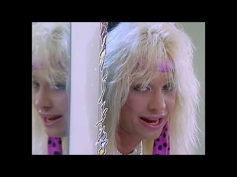 Mötley Crüe — Mötley Crüe - Smokin In The Boys Room (Official HD Remaster)