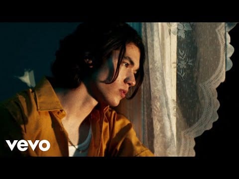 Conan Gray — Conan Gray - Comfort Crowd (Official Video)