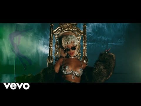 Rihanna — Pour It Up
