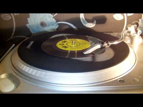 Sam The Sham & The Pharaohs — Sam The Sham and The Pharaohs - How Do You Catch A Girl (MGM).