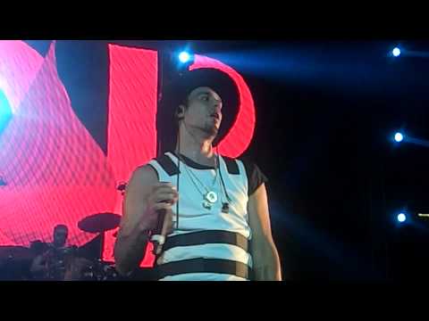 Illya Kuryaki & The Valderramas — AMOR- Illya kuryaki & the valderramas- Luna Park (06/12/2014)