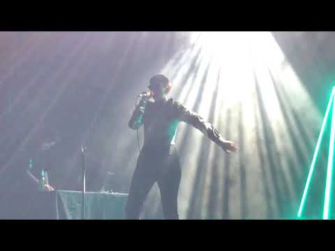Rue Oberkampf — Rue Oberkampf - Es Versucht (live @ Glowing in the Dark Fest, Wiesbaden)