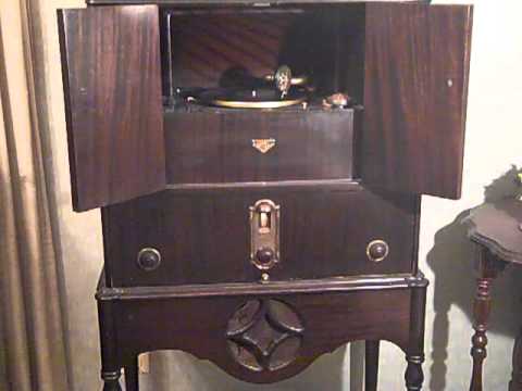 Carl Fenton's Orchestra — CARL FENTON BENNIE KRUEGER - THE OLD GRAY MARE - ROARING 20'S VICTROLA RADIOLA