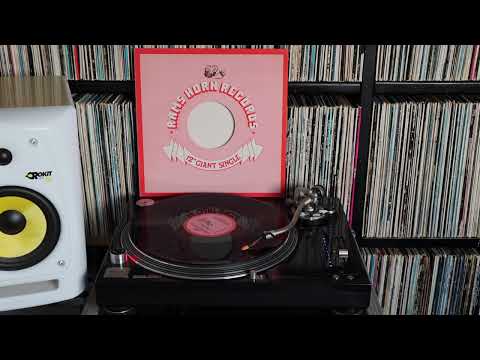 Unlimited Touch — Unlimited Touch - Search To Fid The One (Special Disco Re Mixed Version) (1981)