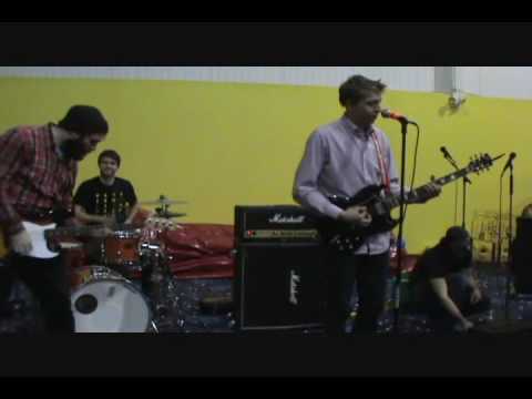 Everyone Everywhere — Everyone Everywhere - Tiny Boat (live)