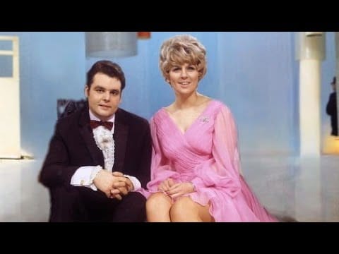 Jackie Trent & Tony Hatch — Jackie Trent & Tony Hatch - Gotta Good Thing Going For Us, 1971 [Vinyl rip]