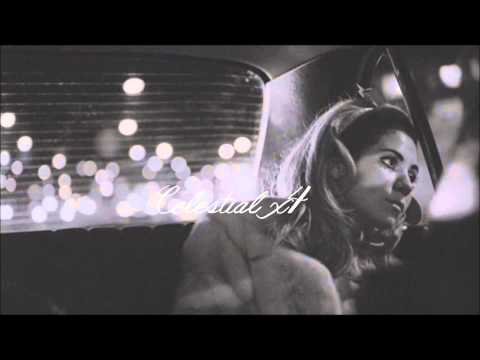 Marina & The Diamonds — Marina and the Diamonds - Shampain Acoustic (Lyrics)