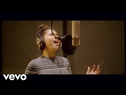 Alessia Cara — Scars To Your Beautiful (Live Off The Floor)
