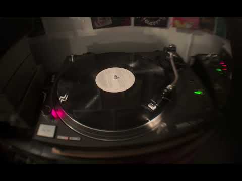 Mary Anne Hobbs — Dubstep on Vinyl || Milanese vs Virus Syndicate - Dead man walking ft. Nike D
