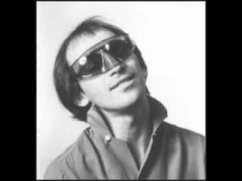 Jo Jo Zep And The Falcons — Jo Jo Zep & The Falcons - 'Hit & Run' [1979 single with lyrics]